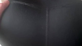 A big ass looks good in Nike Pro leggings and therefore gets a dick in her tight pussy