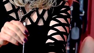 Empressbellasadic Loves to Penetrate Deep Urethras