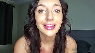 Tattooed Temptress - Free Sfw Applying My Lip Gloss