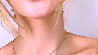 Amateur Webcam Cute Teen Plays Solo with Big Dildo