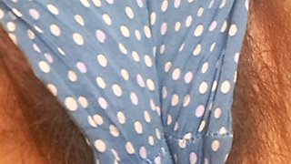 Mom in Bed, Touching Her Hot Pussy to Masturbate Before Bed