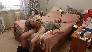 Stepmom Gives Blowjob To Get A Mouthful Of Cum