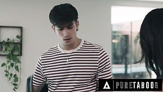 Fetish video with inviting Parker Ambrose and Ivy Ireland from Pure Taboo
