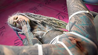 Double anal insertion, squirting ejaculations and filthy deepthroat threeway