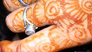Sucking and fucking kicking pusi Hot indian housewife Sunni bhabhi ki mat chudai