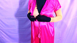 Indian Sexy Bhabhi Having Sex with Her Servant at Home