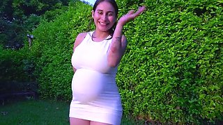 Pregnant Girl Agrees To Use That Anal Plug For This New