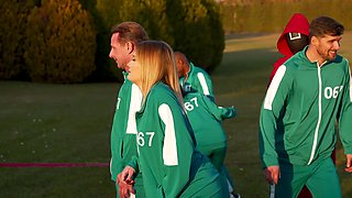 Nelly takes the bus of vice! - Jacquie et Michel TV