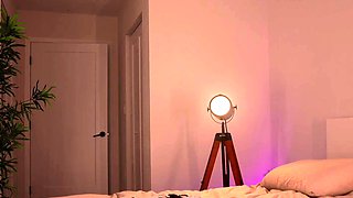 Busty MILF cam babe in lingerie pussy masturbation