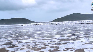 Public Beach Masturbate and Squirt