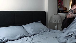Step Mom Bedshare Cum on Face with Big Booty - 18 HD Porn -