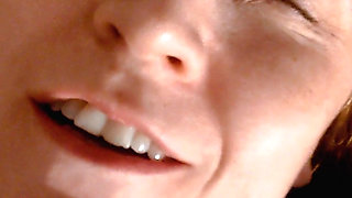 HORNY BUTT PLUG MILF SHOWS HER TITS AND WET PUSSY