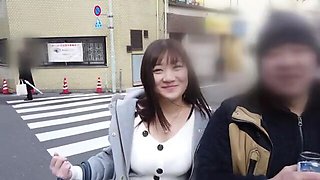 Kカップ巨乳巫女が変態おじさんに巨乳揉みしだかれて熱いキス