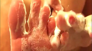 Rachel gets sexy in the bathtub