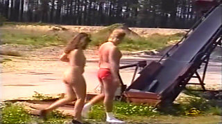 Brunette Babe Outdoor Pussy Eating and Hardcore Fucking