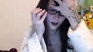 Natural brunette solo toying