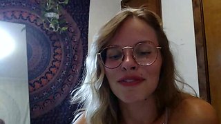 Webcam milf with breast milk live hardcore masturbate