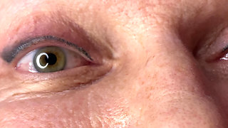Mature Lady Facecum Huge Load on Eye