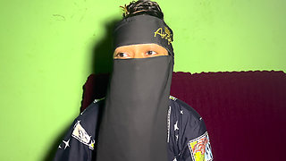 Aunty came to my room midnight and she is crazy for hard fucking
