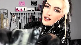 Goddess Narcissra - Alpha Cum Feeding In Latex Gloves