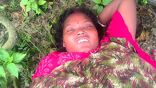 Taking Bhabhi to the Forest and Having Sex Outdoors