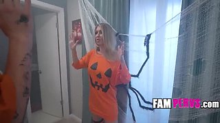 Step Mom Gigi Dior Squirts Hard for Step Son Ethan Seeks - POV Taboo Family Sex
