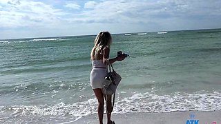 Kori stunning skinny amateur blonde girl outdoor posing