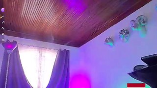 Hot amateur webcam teen masturbates for their fans