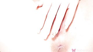 Mei Kashiwagi rubs her shaved pink pussy