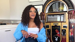 Stunning Scarlit Scandal shows big ass