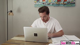 Spic stepsis rode stepbro during class