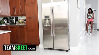 Drafting a Fuck: Eddie Gets Seduced by Coach's Step Daughter