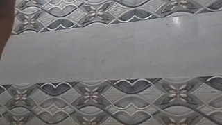 Desi Bhabhi Bathroom Me Naha Rahi H.