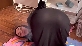 Dirty-muslim-slut-open-asshole-and-smoking-in-hijab