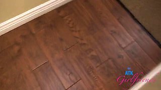 Summer Renee POV Fuck: Blowjob & Creampie in Room After Rainy Explore