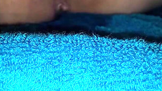 Fapping.. chewing gum.. & some cream in between...
