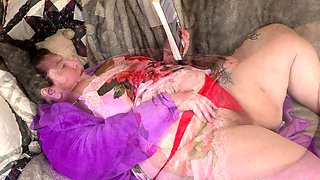 NAUGHTYNATURAL - Delilah Squirting At Home!