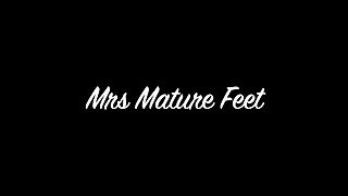 Mrs Mature Feet in Stunning Sexy Lingerie 464