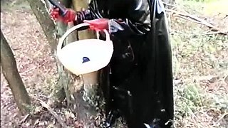 Outdoor bdsm punishment in te snow