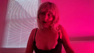 Blonde teen Sierras first erotic masturbation video