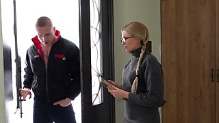 A Classmate Neighbor Pummeled the Scorching Vagina of an Good College girl Rigid and Energetically while she was Diligently Prepping for Examinations