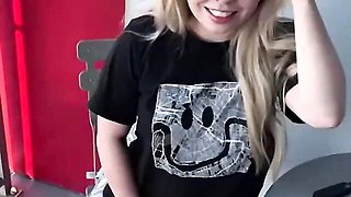 Birthday Cock Leaves Petite Haley Spades Moaning Through Gifts