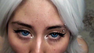 18yo Slut Loves to Plug on a Fat Cock