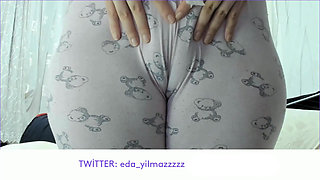 CAMELTOE- MASTURBATE WITH PAJAMAS- RUBBING PUSSY WITH PAJAMAS