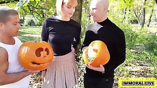 Immoral live featuring squeeze's pornstar movie