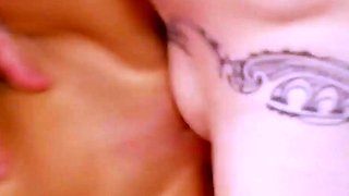 Blonde mummy with ample boobies likes 3some sex