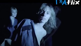 Maya Hawke Lezzie, Backside Sequence in Therese