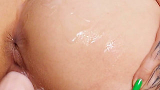 Juicy Fucking of a Tight Pussy by a Sex Machine - Bukakke!