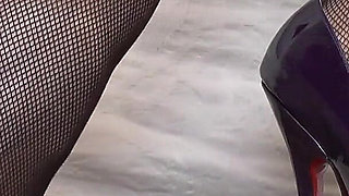 High Heels Goddess Shows off Her Purple Patent Leather Pumps