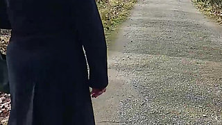 My Muslim Girlfriend Shows Her Pussy Outside in the Park.